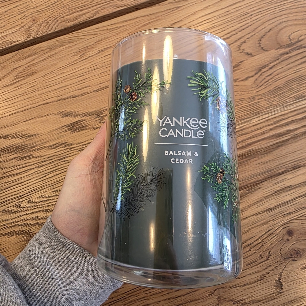Yankee Candle Balsam Cedar Candle